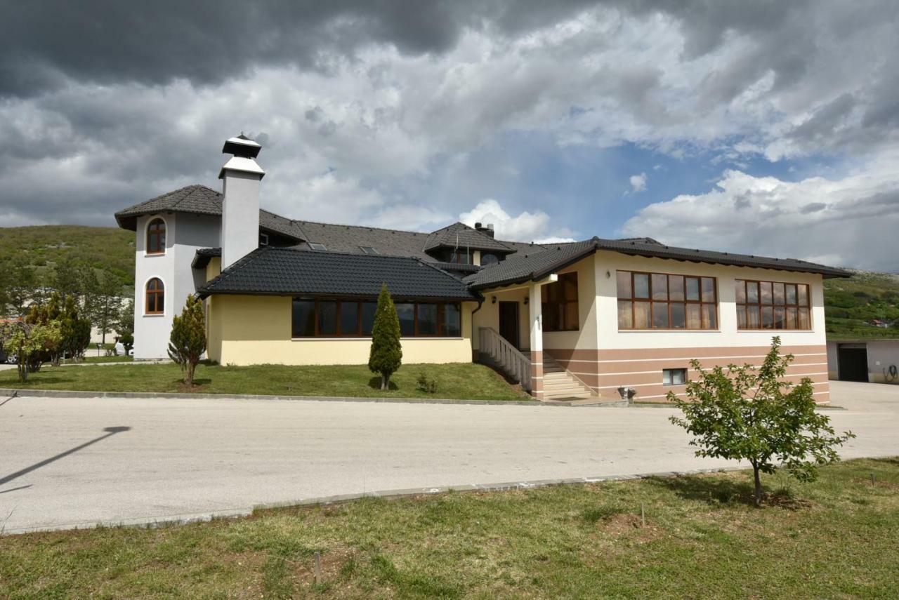 Motel Vujeva ليفنو المظهر الخارجي الصورة